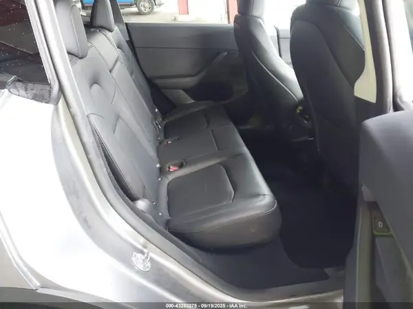 7SAYGDEF8SF228502 2025 TESLA MODEL Y - Image 8