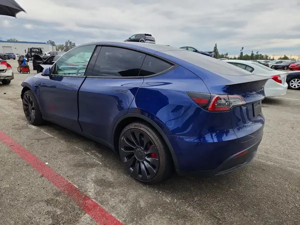 7SAYGDEF8SF232095 2025 TESLA MODEL Y - Image 2