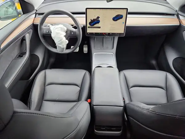7SAYGDEF8SF232095 2025 TESLA MODEL Y - Image 8