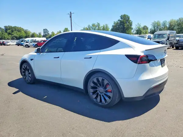 7SAYGDEF8SF232338 2025 TESLA MODEL Y - Image 2