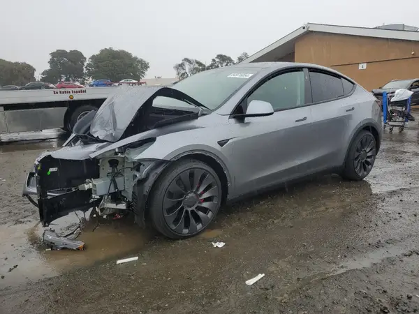 7SAYGDEF8SF264738 2025 TESLA MODEL Y - Image 1