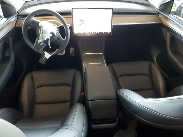 7SAYGDEF8SF306129 2025 TESLA MODEL Y - Image 8