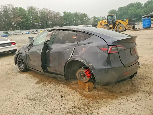 7SAYGDEF8SF310827 2025 TESLA MODEL Y - Image 2