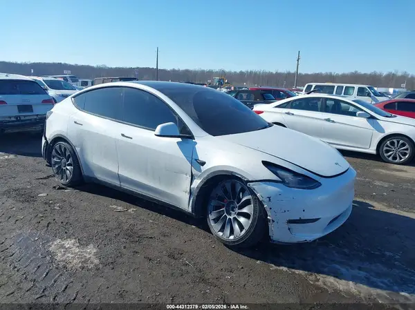 7SAYGDEF9NF307584 2022 TESLA MODEL Y - Image 1