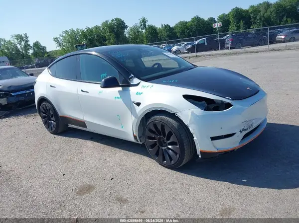 7SAYGDEF9NF308413 2022 TESLA MODEL Y - Image 1