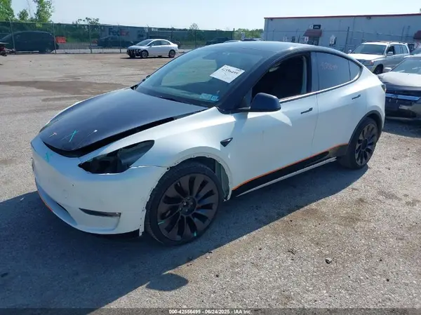 7SAYGDEF9NF308413 2022 TESLA MODEL Y - Image 2
