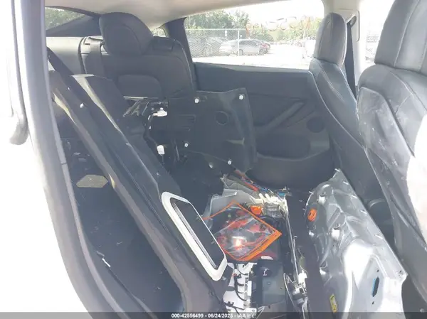 7SAYGDEF9NF308413 2022 TESLA MODEL Y - Image 8