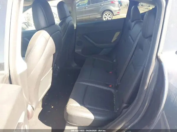 7SAYGDEF9NF326944 2022 TESLA MODEL Y - Image 8