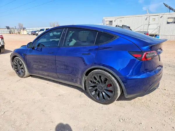 7SAYGDEF9NF336468 2022 TESLA MODEL Y - Image 2