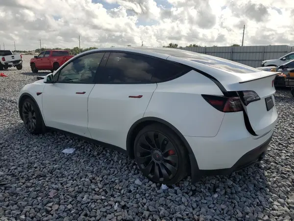 7SAYGDEF9NF358003 2022 TESLA MODEL Y - Image 2