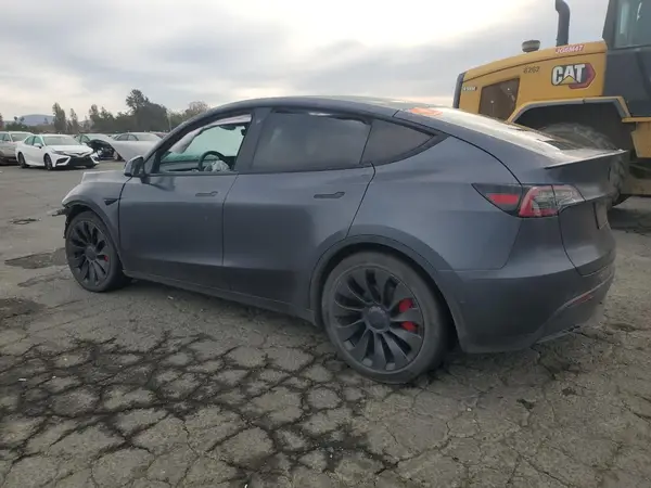 7SAYGDEF9NF359474 2022 TESLA MODEL Y - Image 2