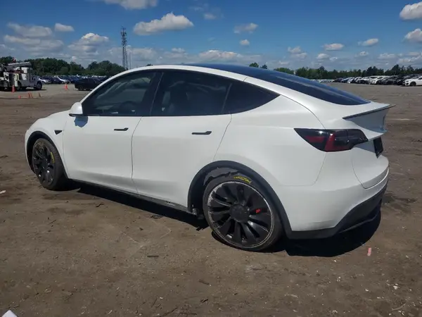 7SAYGDEF9NF372337 2022 TESLA MODEL Y - Image 2