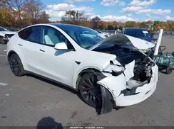7SAYGDEF9NF382723 2022 TESLA MODEL Y
