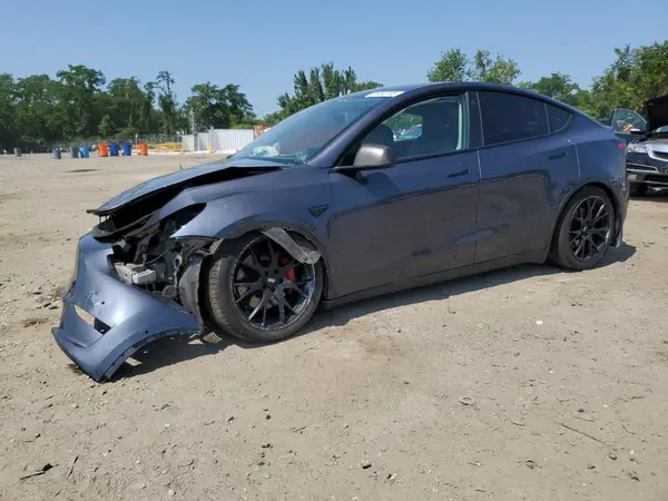 7SAYGDEF9NF387727 2022 TESLA MODEL Y - Image 1