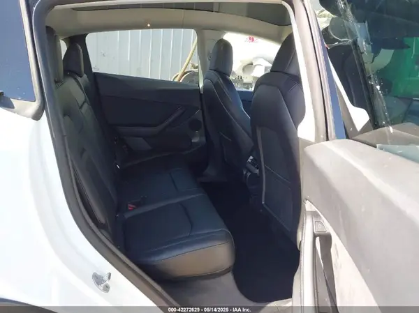 7SAYGDEF9NF391177 2022 TESLA MODEL Y - Image 8