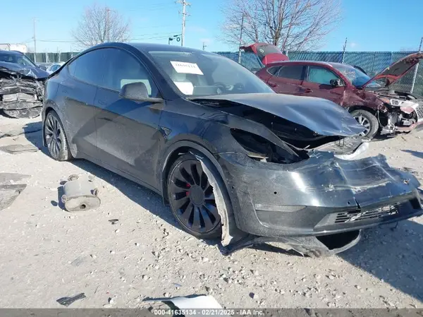 7SAYGDEF9NF399246 2022 TESLA MODEL Y - Image 1