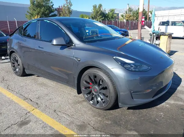 7SAYGDEF9NF407149 2022 TESLA MODEL Y - Image 1
