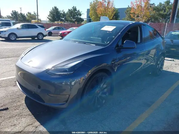 7SAYGDEF9NF407149 2022 TESLA MODEL Y - Image 2