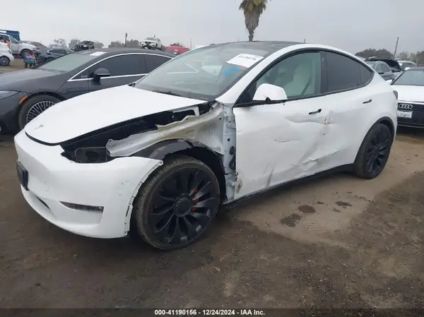 7SAYGDEF9NF408320 2022 TESLA MODEL Y - Image 2
