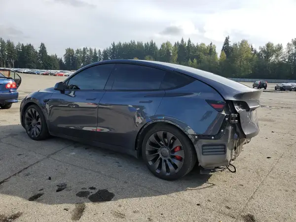 7SAYGDEF9NF411752 2022 TESLA MODEL Y - Image 2