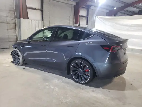 7SAYGDEF9NF445495 2022 TESLA MODEL Y - Image 2