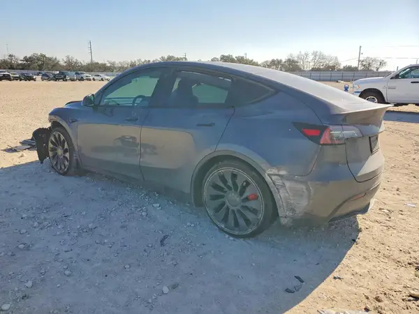 7SAYGDEF9NF446176 2022 TESLA MODEL Y - Image 2