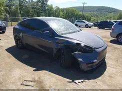 7SAYGDEF9NF448235 2022 TESLA MODEL Y