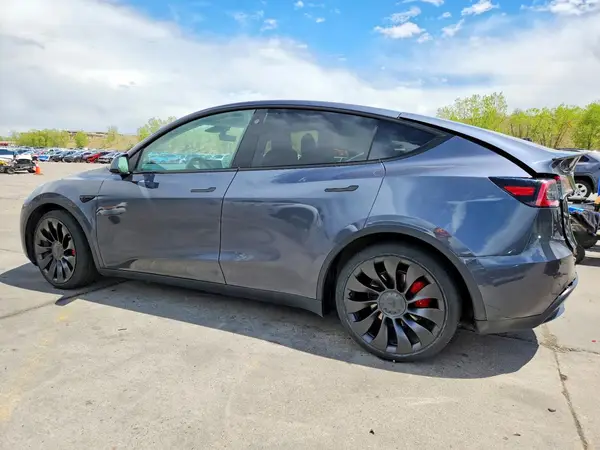 7SAYGDEF9NF452401 2022 TESLA MODEL Y - Image 2