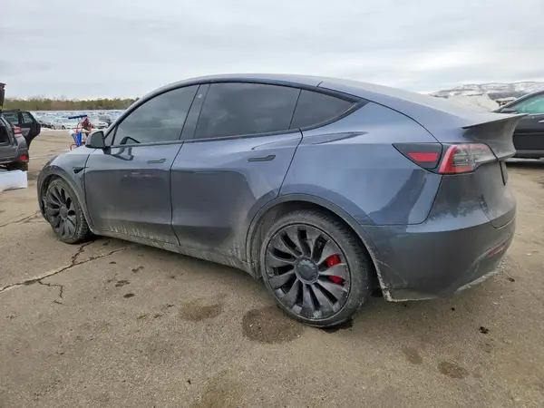 7SAYGDEF9NF453161 2022 TESLA MODEL Y - Image 2