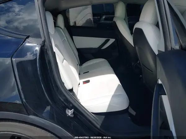 7SAYGDEF9NF459171 2022 TESLA MODEL Y - Image 8