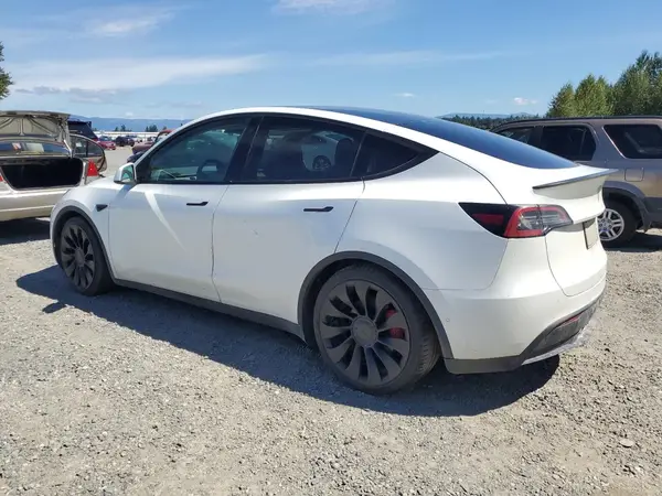 7SAYGDEF9NF486547 2022 TESLA MODEL Y - Image 2
