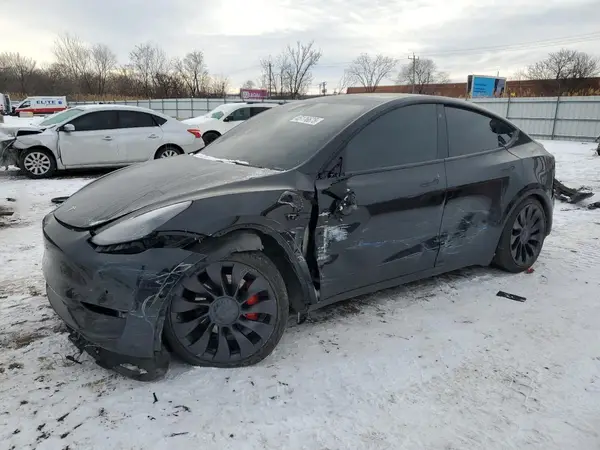 7SAYGDEF9NF491070 2022 TESLA MODEL Y - Image 1