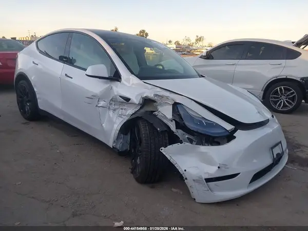7SAYGDEF9NF492672 2022 TESLA MODEL Y - Image 1