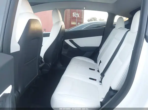 7SAYGDEF9NF492672 2022 TESLA MODEL Y - Image 8