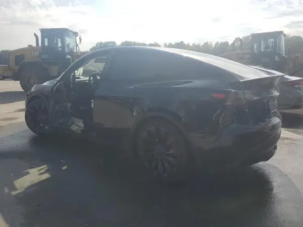 7SAYGDEF9NF495099 2022 TESLA MODEL Y - Image 2