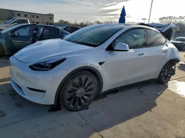 7SAYGDEF9NF501502 2022 TESLA MODEL Y - Image 1