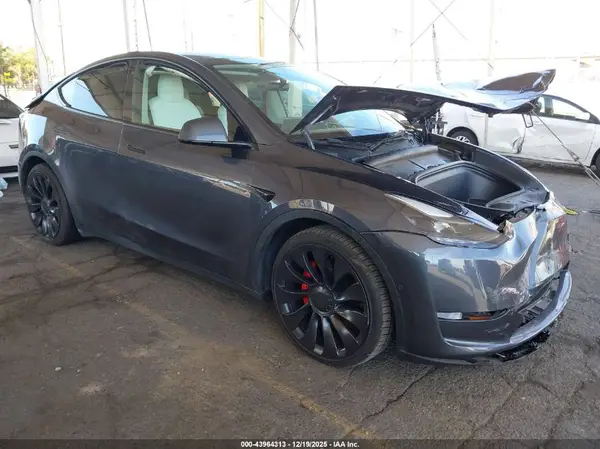 7SAYGDEF9NF511687 2022 TESLA MODEL Y - Image 1
