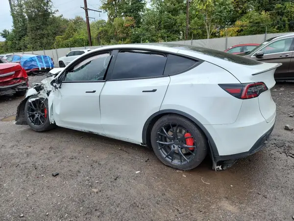 7SAYGDEF9NF516002 2022 TESLA MODEL Y - Image 2