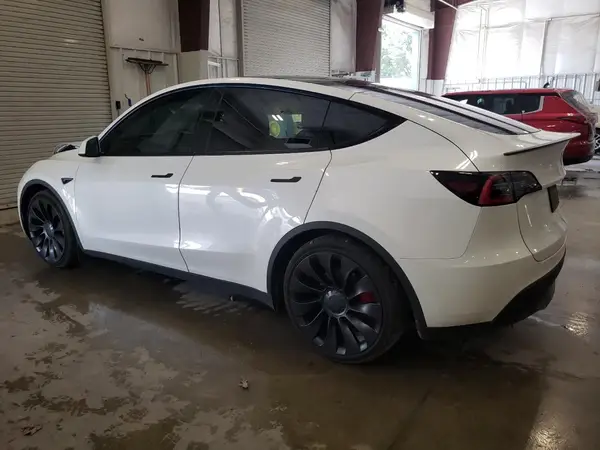 7SAYGDEF9NF520020 2022 TESLA MODEL Y - Image 2