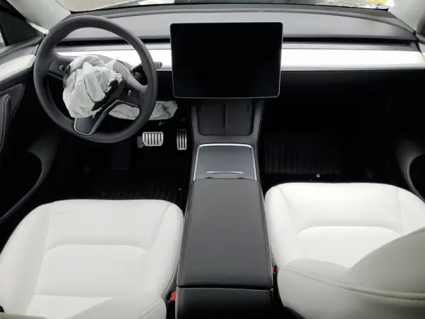 7SAYGDEF9NF523483 2022 TESLA MODEL Y - Image 8
