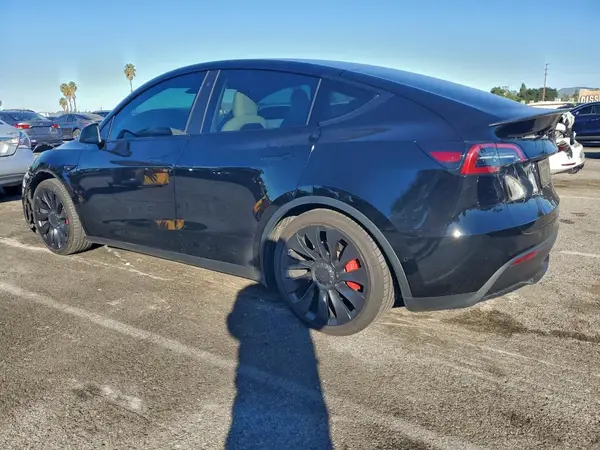 7SAYGDEF9NF529879 2022 TESLA MODEL Y - Image 2