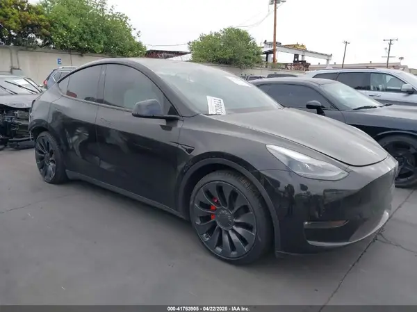 7SAYGDEF9NF529882 2022 TESLA MODEL Y - Image 1