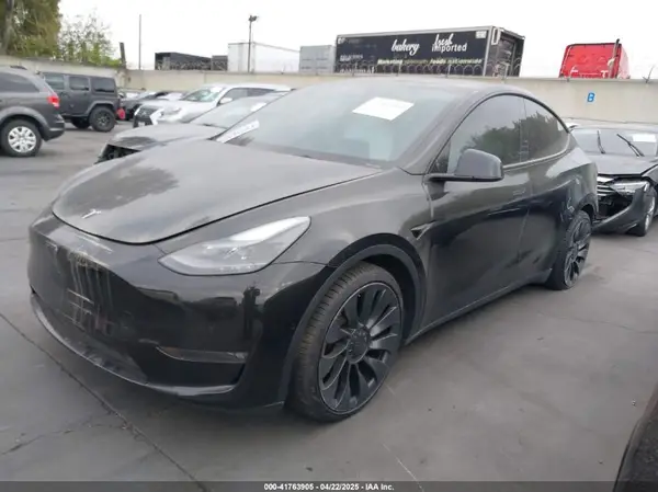 7SAYGDEF9NF529882 2022 TESLA MODEL Y - Image 2