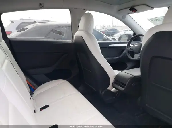 7SAYGDEF9NF529882 2022 TESLA MODEL Y - Image 8