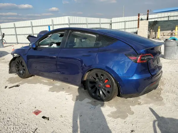 7SAYGDEF9NF530157 2022 TESLA MODEL Y - Image 2