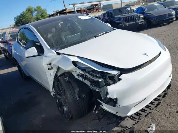 7SAYGDEF9NF551011 2022 TESLA MODEL Y - Image 1