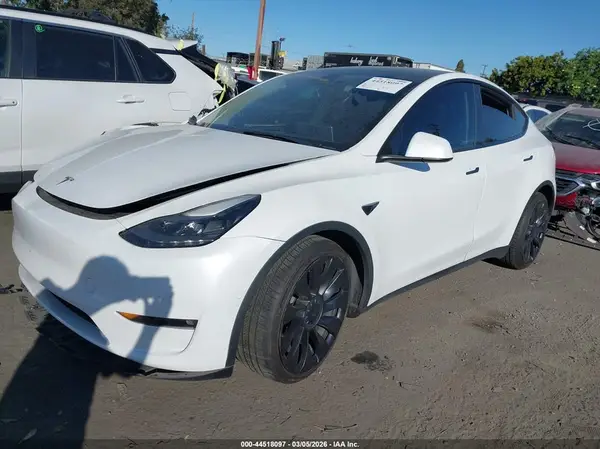 7SAYGDEF9NF551011 2022 TESLA MODEL Y - Image 2