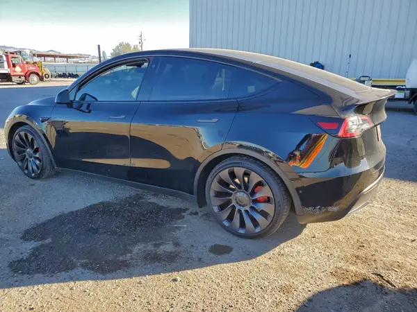 7SAYGDEF9NF562705 2022 TESLA MODEL Y - Image 2
