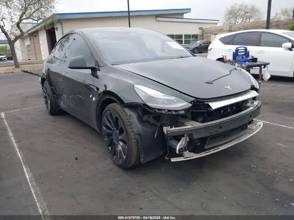7SAYGDEF9NF573851 2022 TESLA MODEL Y - Image 1