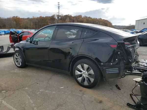 7SAYGDEF9PA052757 2023 TESLA MODEL Y - Image 2